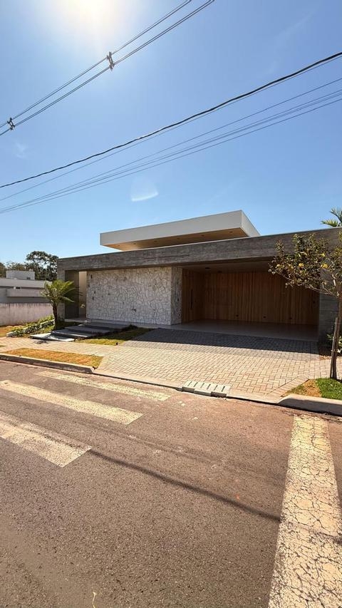 Casa à venda em Maringá, Alto das Grevíleas, com 3 suítes, com 234 m², Residencial Green Park